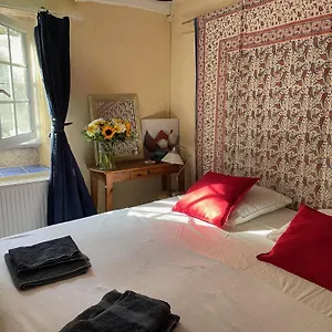 https://puechblanc-gites.midi-pyreneeshotels.com